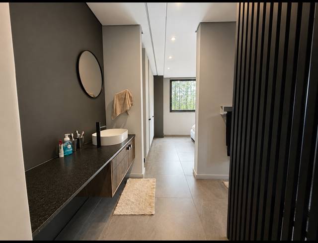 3 BEDROOM APARTMENT FOR SALE IN SHEFFIELD BEACH